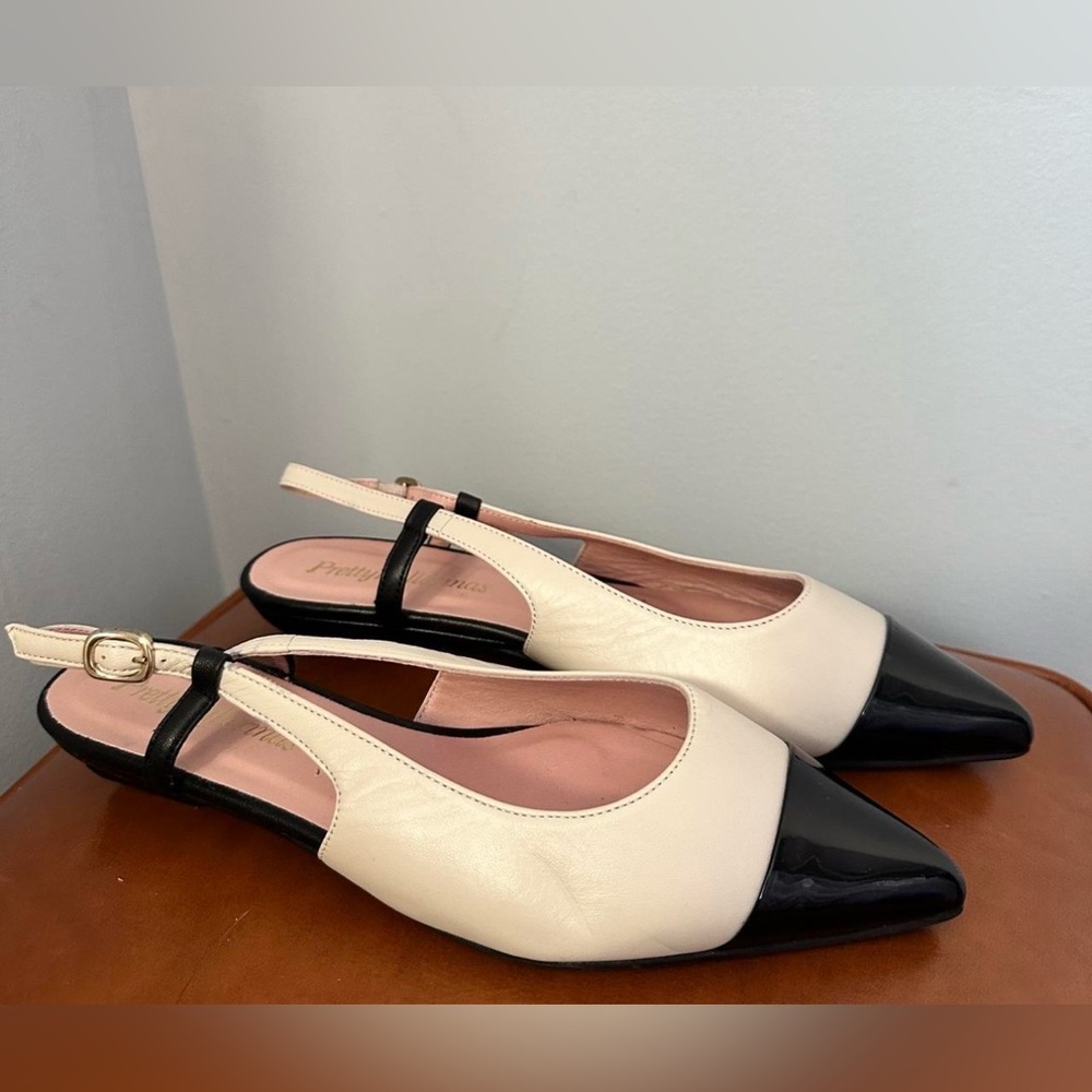 Pretty Ballerinas Cream and Black Slingback Flats